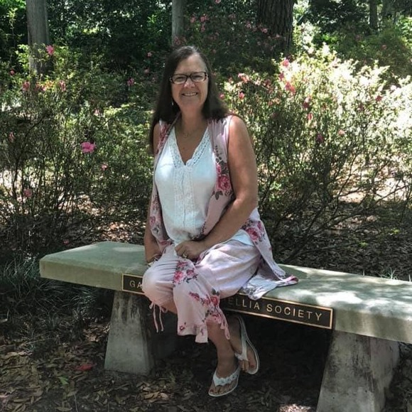 Meet your Posher, Cindy - Picture 1 of 1